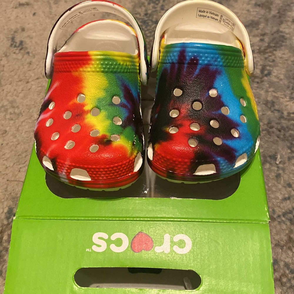 Crocs - Picture 2 of 5